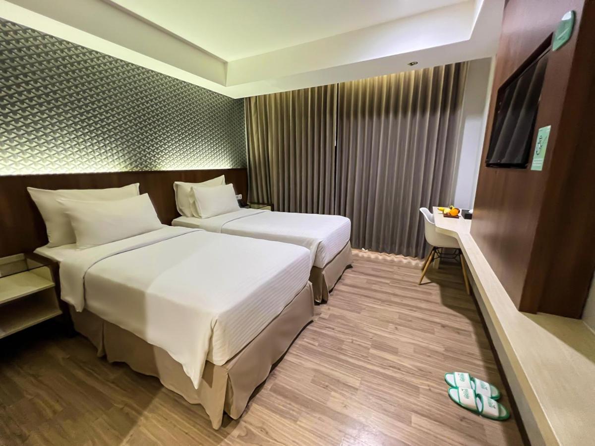 Hotel Ayola Sunrise Mojokerto Exterior photo
