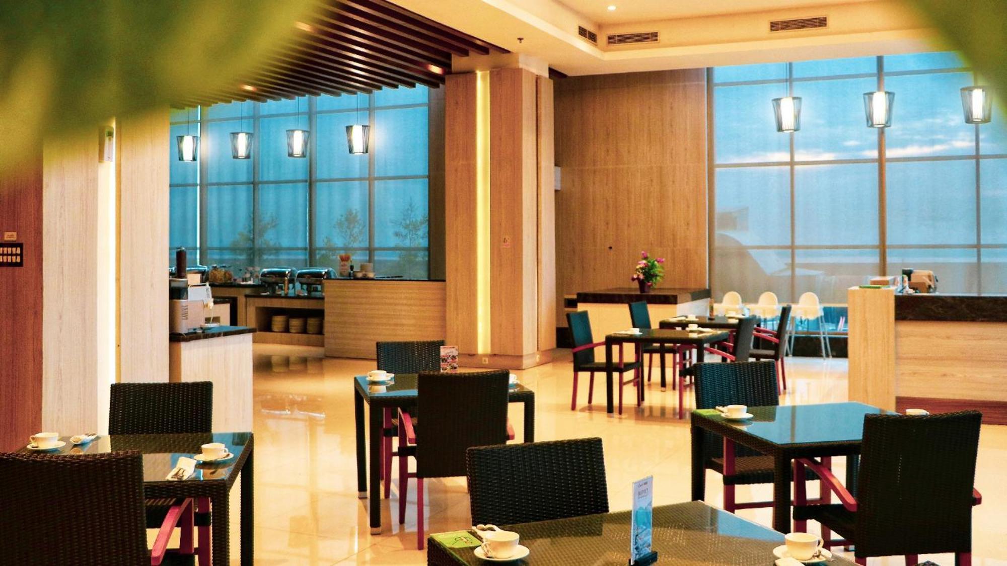 Hotel Ayola Sunrise Mojokerto Exterior photo