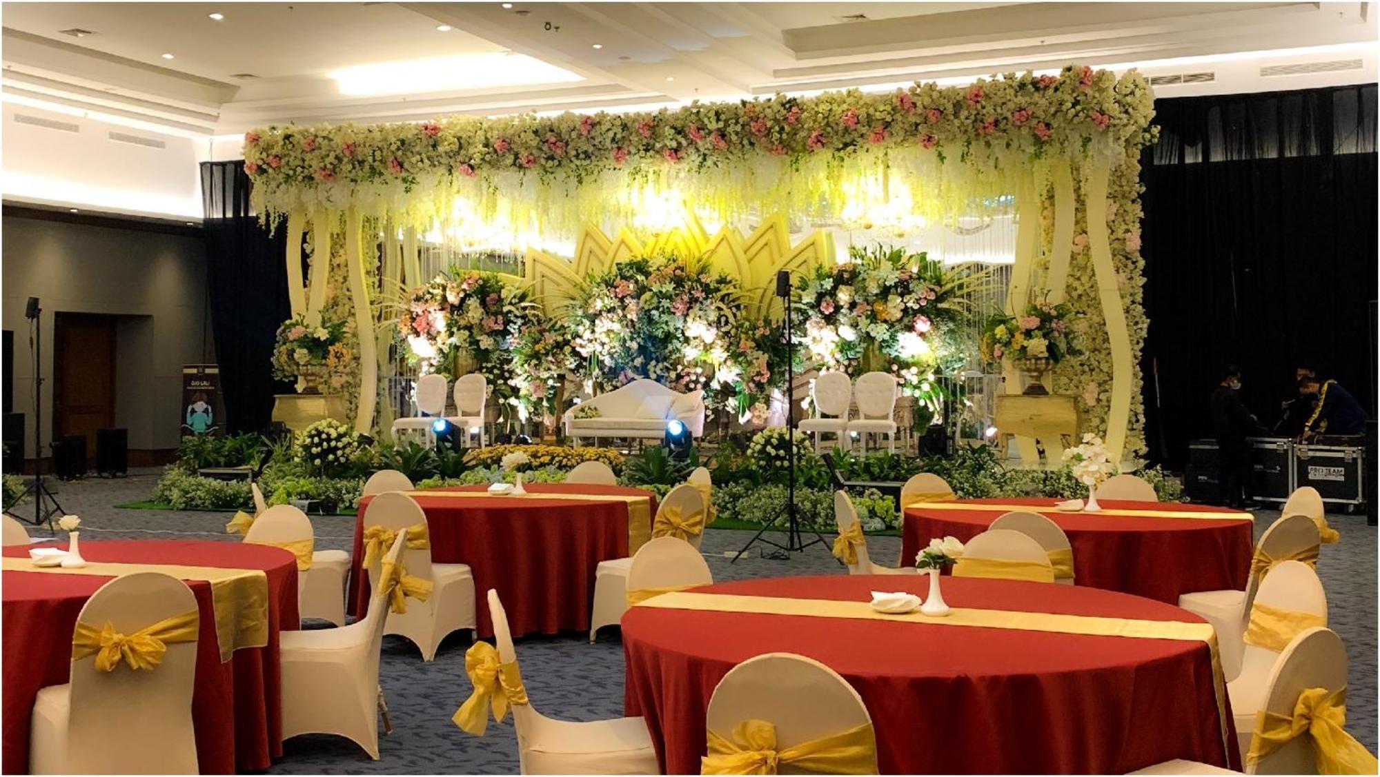 Hotel Ayola Sunrise Mojokerto Exterior photo